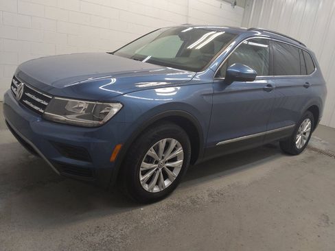 Used 2018 Volkswagen Tiguan SE FWD image 2