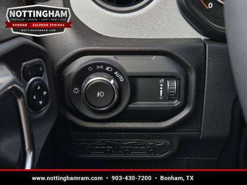 Used 2025 Jeep Wrangler Sport AWD/4WD image 23