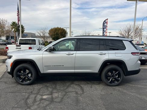 New 2025 Jeep Grand Cherokee L Limited w/ Black Appearance Package image 3