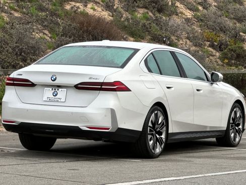 Used 2025 BMW 540i xDrive image 2