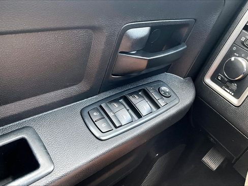 Used 2017 RAM 2500 Tradesman w/ Chrome Appearance Group AWD/4WD image 32
