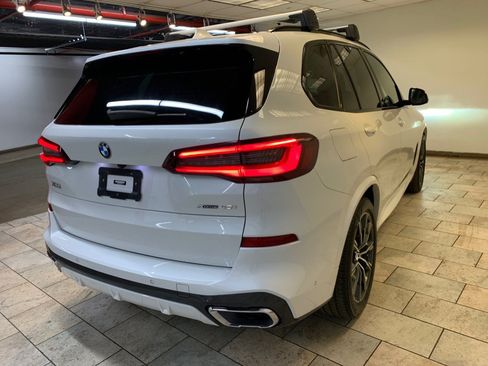 Used 2022 BMW X5 xDrive40i w/ M Sport Package AWD/4WD image 9