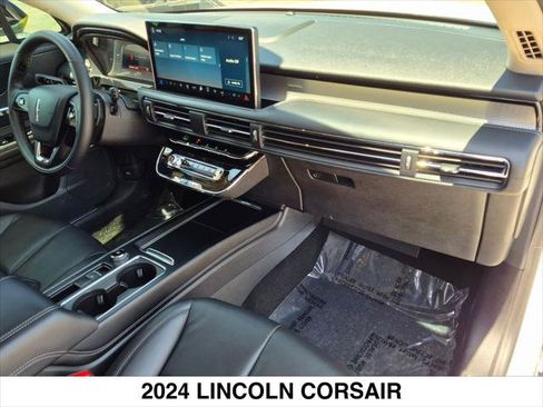 Certified 2024 Lincoln Corsair AWD w/ Equipment Group 101A image 27