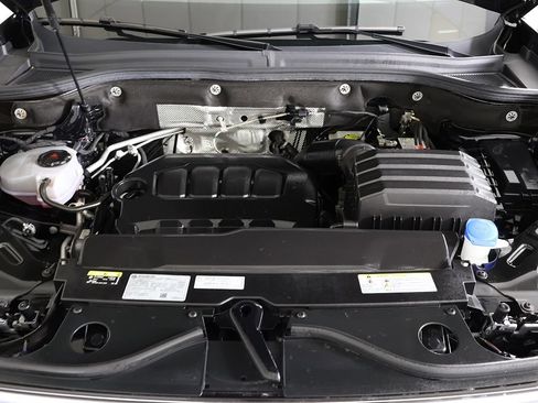 Used 2024 Volkswagen Atlas Peak Edition SEL AWD/4WD image 26