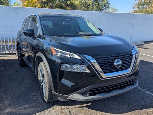 Used 2023 Nissan Rogue SV image 4