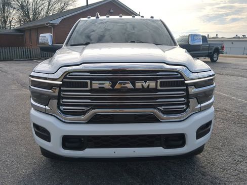 Used 2025 RAM 3500 Laramie image 7