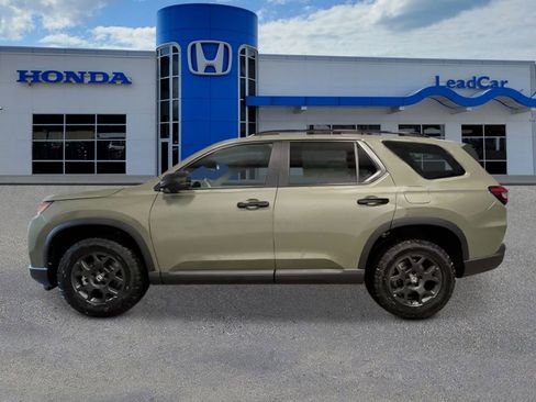 New 2026 Honda Pilot TrailSport image 2