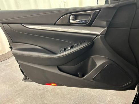 Used 2023 Nissan Maxima SL FWD image 25