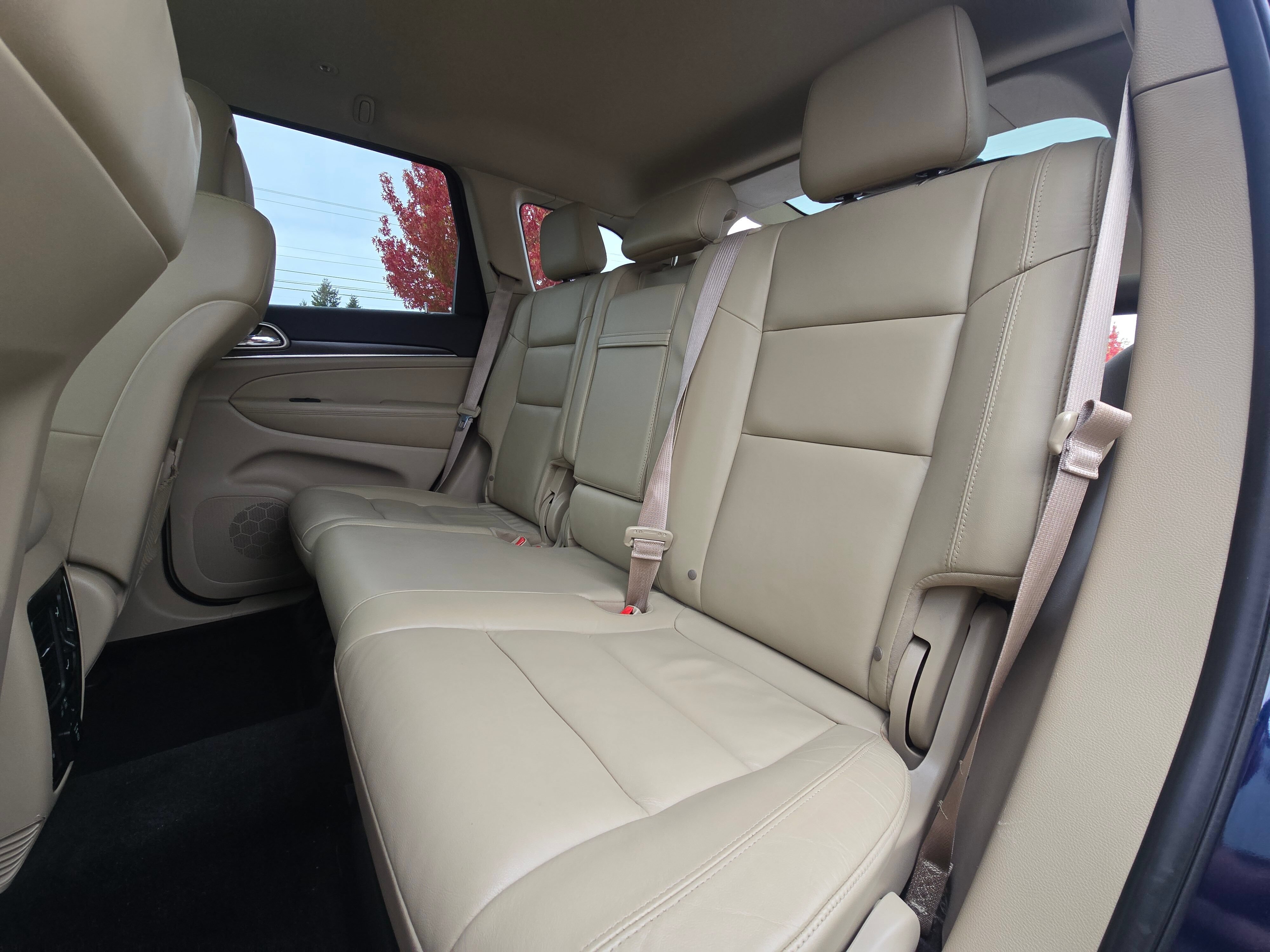 Used 2017 Jeep Grand Cherokee Limited AWD/4WD image 17