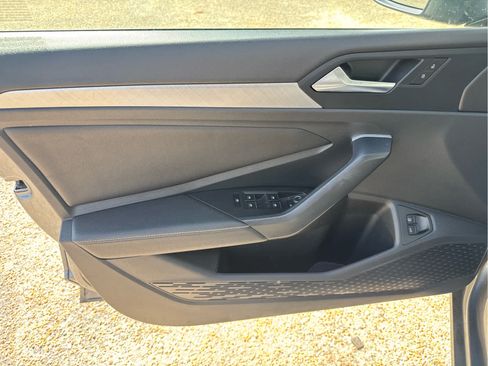 Used 2024 Volkswagen Jetta SE FWD image 20