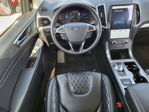 Used 2024 Ford Edge Titanium image 13