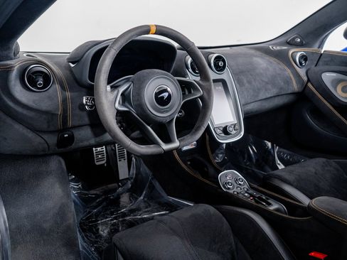 Used 2020 McLaren 600LT Spider image 2