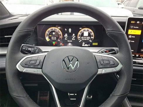 New 2026 Volkswagen Tiguan SE R-Line image 10