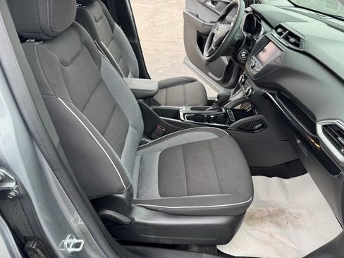Used 2023 Chevrolet TrailBlazer LS FWD image 19