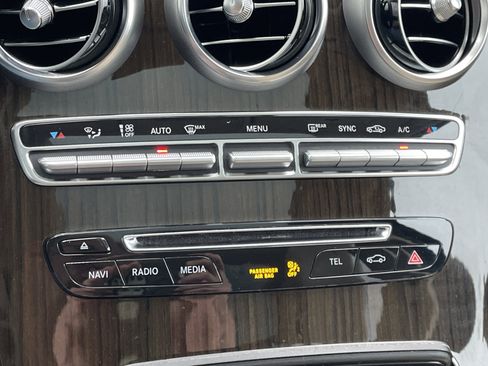 Used 2019 Mercedes-Benz GLC 300 image 34