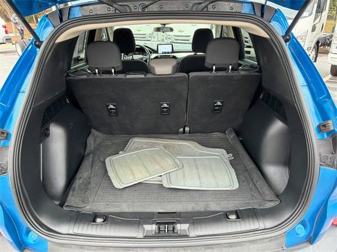 Used 2020 Ford Escape SE image 18