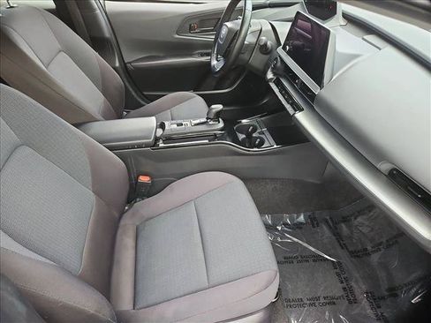 Used 2024 Toyota Prius LE FWD image 25