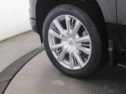 Used 2024 Chevrolet Silverado 1500 High Country w/ High Country Premium Package image 13