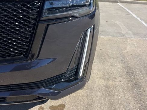 Used 2024 Cadillac Escalade ESV Sport w/ Touring Package image 12