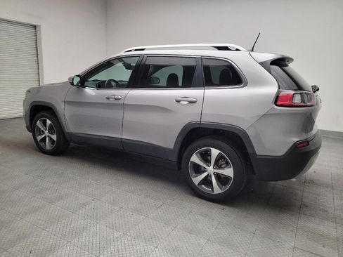 Used 2019 Jeep Cherokee Limited image 3