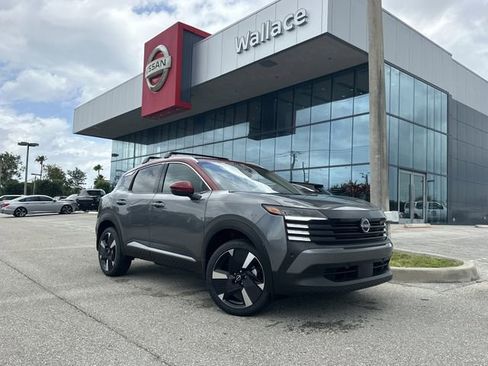Used 2026 Nissan Kicks SR w/ Cold Weather Package FWD image 1