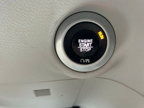 Used 2017 Chrysler Pacifica Touring-L image 24