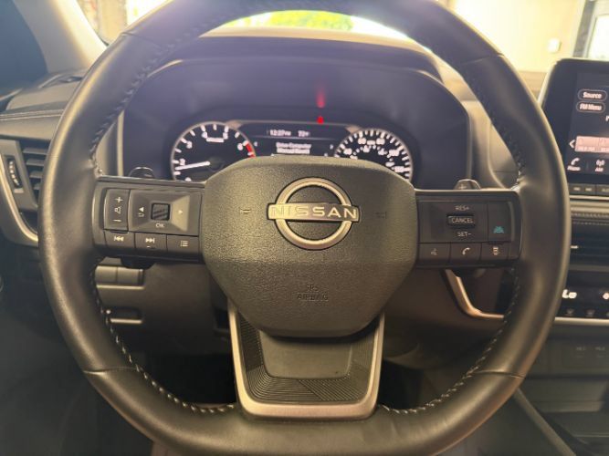 Used 2025 Nissan Rogue SV AWD/4WD image 23
