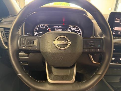 Used 2025 Nissan Rogue SV AWD/4WD image 23