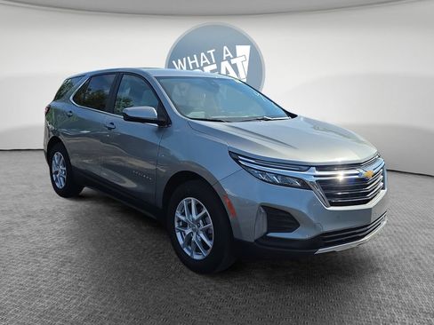 Used 2023 Chevrolet Equinox LT FWD image 1
