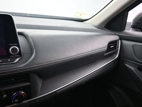 Used 2024 Nissan Rogue S AWD/4WD image 21