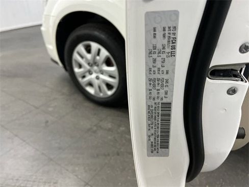 Used 2016 Dodge Journey SE w/ Flexible Seating Group image 31