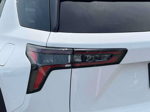 Used 2026 Chevrolet Equinox LT w/ Safety and Technology Package FWD image 12