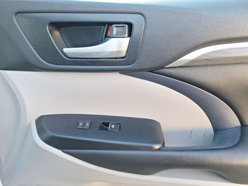 Used 2018 Toyota Highlander Limited image 37