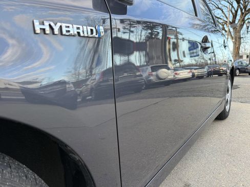 Used 2013 Toyota Prius Two image 27