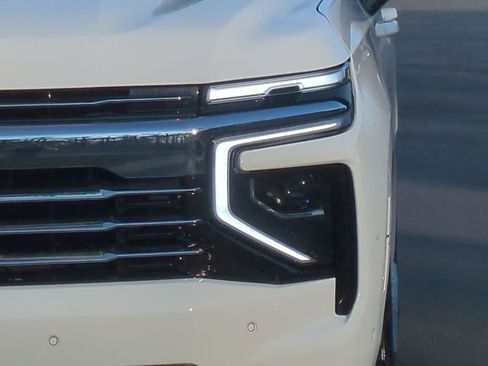 Used 2025 Chevrolet Tahoe LT AWD/4WD image 17