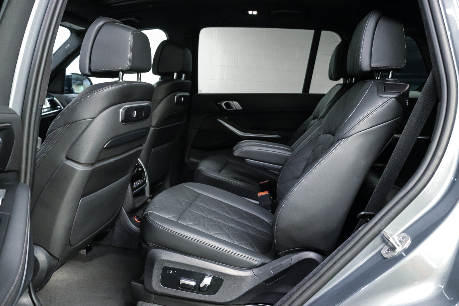 Certified 2024 BMW X7 xDrive40i w/ M Sport Package AWD/4WD image 20