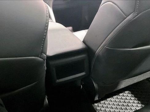 Used 2024 Toyota Camry SE FWD image 10