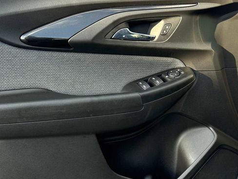 Used 2021 Chevrolet TrailBlazer LT w/ Convenience Package image 18