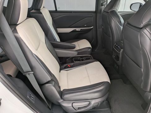 Used 2025 Lexus TX 500h AWD w/ Technology Package image 18