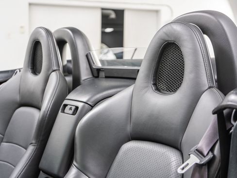 Used 2004 Honda S2000 image 20