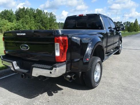 Used 2019 Ford F350 Lariat w/ Chrome Package image 4