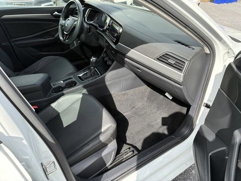 Used 2019 Volkswagen Jetta SE image 18