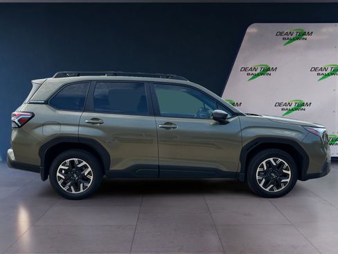 Certified 2025 Subaru Forester Premium image 8