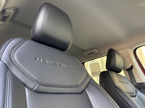 New 2025 Ford Maverick Lariat w/ Black Appearance Package image 15