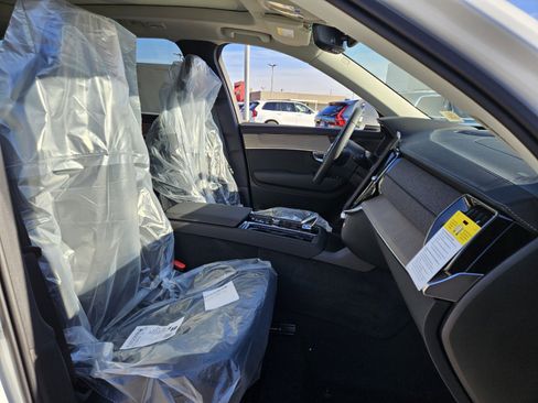 New 2026 Volvo XC90 B6 Plus w/ Protection Package Premier image 12