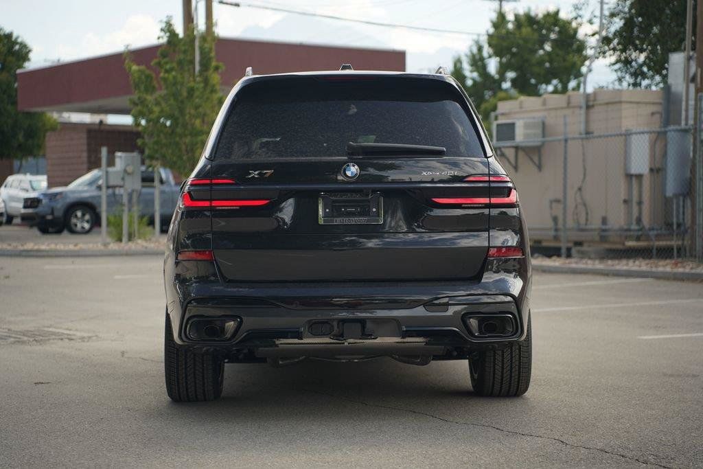 Used 2027 BMW X7 xDrive40i w/ Executive Package AWD/4WD image 4