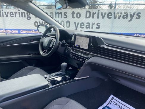 Used 2025 Toyota Camry LE image 16