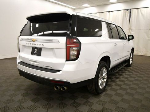 Used 2023 Chevrolet Suburban Premier image 8