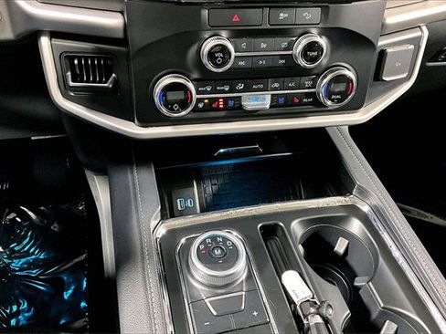 Used 2023 Ford Expedition Max XLT image 16