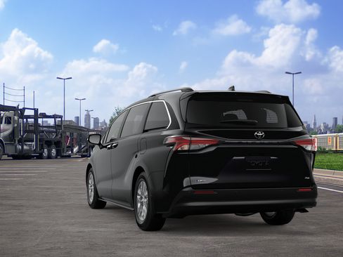 New 2026 Toyota Sienna XLE FWD image 9